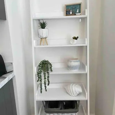 Apartment 2 - Queens Court